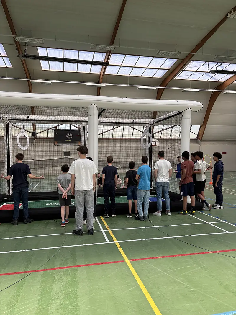 Animation Drone Soccer Jeunes en Gymnase Sarthe